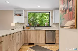 92 Kenmore Rd, Bloomfield, CT 06002 - Photo 12