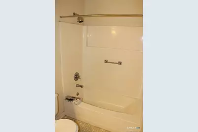 20 Woodsedge Drive #APT 2B, Newington, CT 06111 - Photo 16