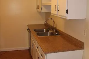 20 Woodsedge Dr, Newington, CT 06111 - Photo 8