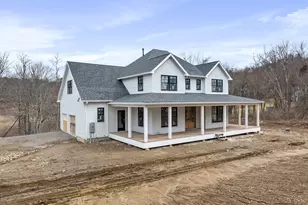 2 Pickett Rd, Roxbury, CT 06783 - Photo 1