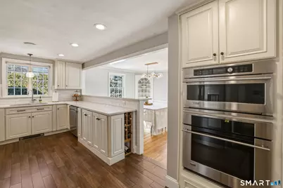 4 Wyndwood Road, West Hartford, CT 06107 - Photo 4