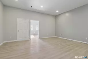 215 Bank St, New London, CT 06320 - Photo 18