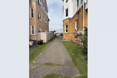 19 Wakefield Court, New Britain, CT 06053 - Photo 4