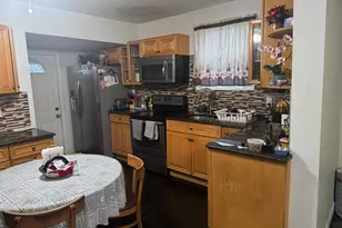 153 Marigold Ave, Bridgeport, CT 06606 - Photo 8