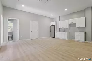 215 Bank St, New London, CT 06320 - Photo 20