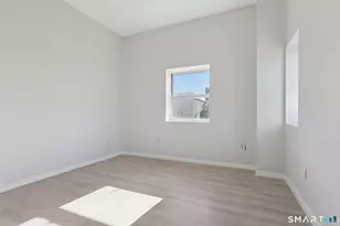 215 Bank St, New London, CT 06320 - Photo 10