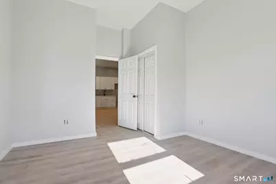 215-219 Bank Street #5, New London, CT 06320 - Photo 4