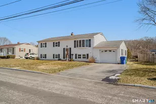 22 Sandy Hollow Dr, Waterford, CT 06385 - Photo 2