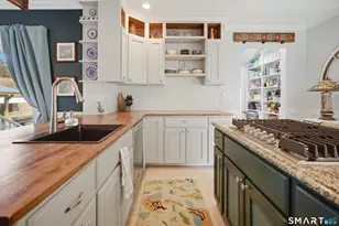 154 Allyndale Dr, Stratford, CT 06614 - Photo 14