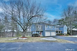 8 Village Green Rd, Sturbridge, MA 01566 - Photo 2