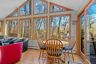 208 Cascade Rd, Stamford, CT 06903 - Photo 10