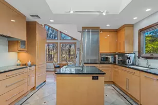 208 Cascade Rd, Stamford, CT 06903 - Photo 4