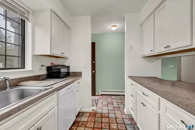 11 Eden Court #11, Brookfield, CT 06804 - Photo 4