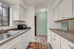 11 Eden Ct, Brookfield, CT 06804 - Photo 4