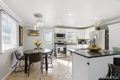 1 Phillips Street #APT 4, Norwalk, CT 06850 - Photo 4