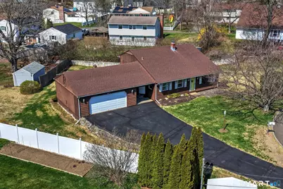 25 Cameo Court, Stratford, CT 06614 - Photo 2