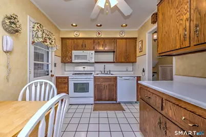 25 Cameo Court, Stratford, CT 06614 - Photo 18