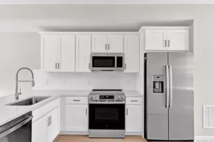 70 Whiting St, Plainville, CT 06062 - Photo 4