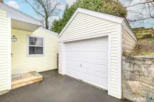 51 Houston Terrace, Stamford, CT 06902 - Photo 30