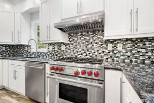 2 Abbey Ln, Newtown, CT 06470 - Photo 10