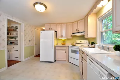 5 Robin Road, Simsbury, CT 06070 - Photo 10