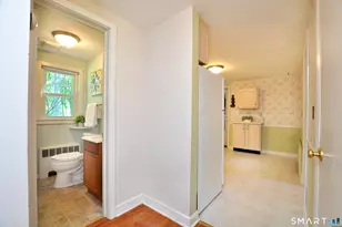 5 Robin Rd, Simsbury, CT 06070 - Photo 20