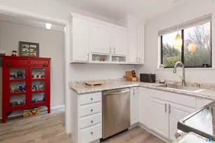 79 Heritage Vlg, Southbury, CT 06488 - Photo 4