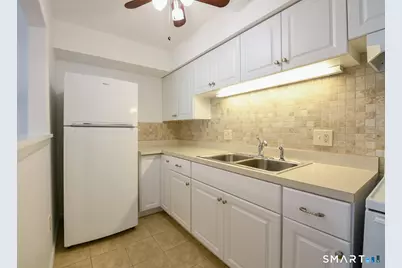 2 Hamre Lane #D, Branford, CT 06405 - Photo 8