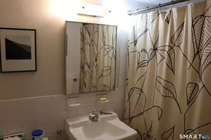 31 Woodland St, Hartford, CT 06111 - Photo 16