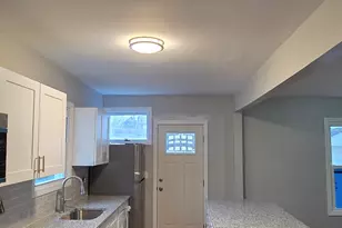 126 Tremont St, Ansonia, CT 06401 - Photo 10