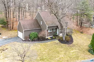 23 Wood Duck Ln, Simsbury, CT 06081 - Photo 2