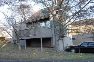 71 Dakota Ln, Stratford, CT 06614 - Photo 2