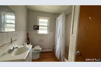 147 Trumbull Avenue, Bridgeport, CT 06606 - Photo 8