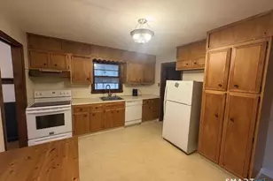 16 Raymond Rd, Woodbridge, CT 06525 - Photo 10