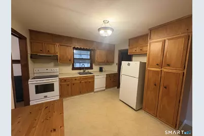 16 Raymond Road, Woodbridge, CT 06525 - Photo 14