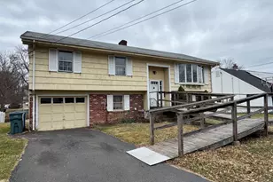 105 Ursini Dr, Hamden, CT 06514 - Photo 2