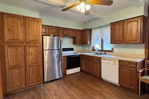 105 Ursini Dr, Hamden, CT 06514 - Photo 16