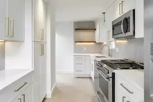 124 Minturn Pl, Bridgeport, CT 06606 - Photo 2