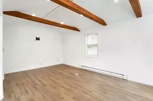 124 Minturn Pl, Bridgeport, CT 06606 - Photo 8