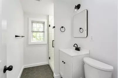 124 Minturn Place, Bridgeport, CT 06606 - Photo 16