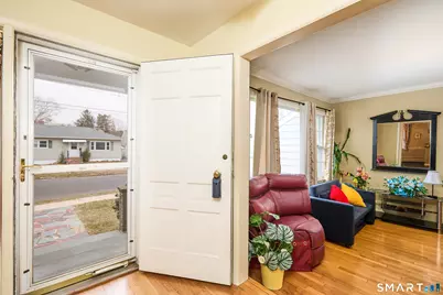 523 West Jackson Avenue, Bridgeport, CT 06604 - Photo 10