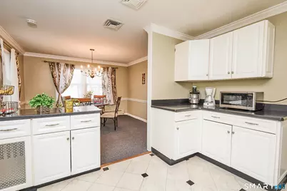 523 West Jackson Avenue, Bridgeport, CT 06604 - Photo 18