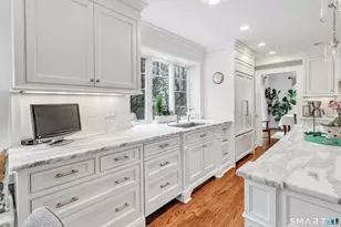 31 Hilltop Dr, Trumbull, CT 06611 - Photo 14