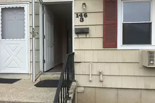 146 Coach Cir, Naugatuck, CT 06770 - Photo 2