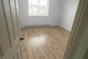 35 Woodward Ave, Waterbury, CT 06705 - Photo 4