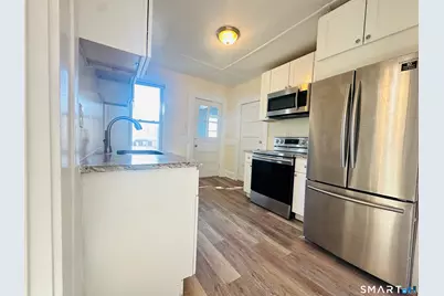 133 Quaker Lane South #2, West Hartford, CT 06119 - Photo 2