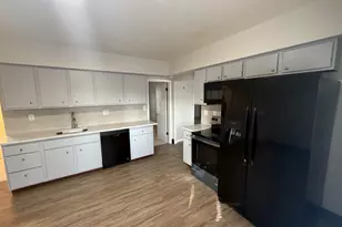 37 Wakefield Ct, New Britain, CT 06053 - Photo 10