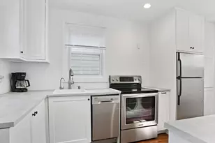 212 New Canaan Ave, Norwalk, CT 06850 - Photo 4