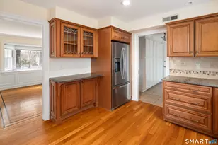 264 Chestnut Hill Rd, Norwalk, CT 06851 - Photo 6