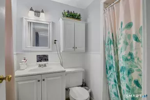 558 Oak St, East Hartford, CT 06118 - Photo 12